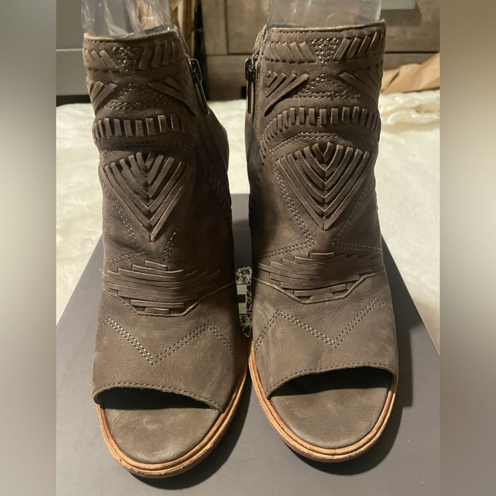 Vince Camuto Karinta Boots